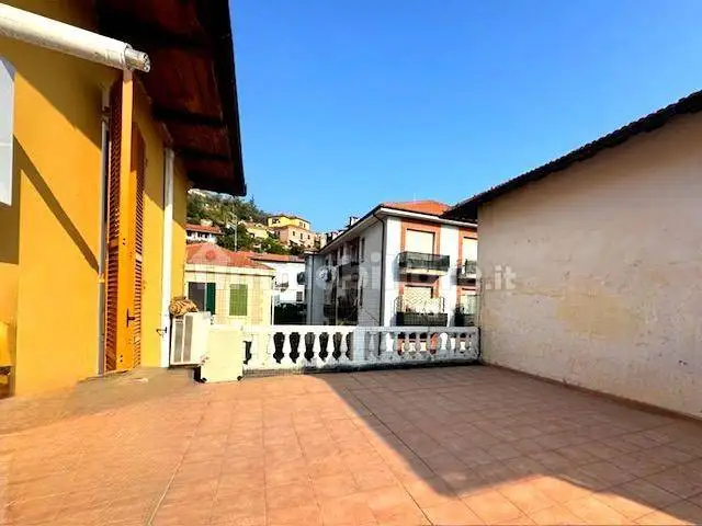 Appartamento in vendita a Imperia