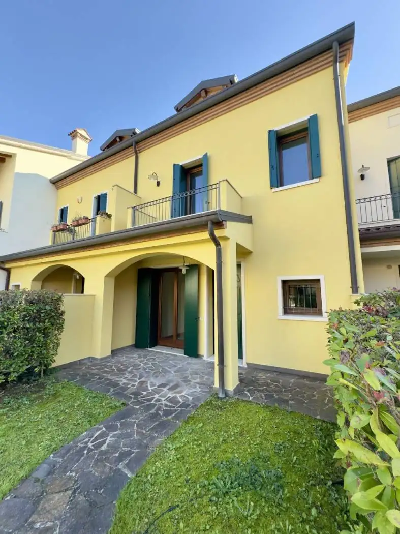 Villetta a schiera in affitto a Selvazzano Dentro