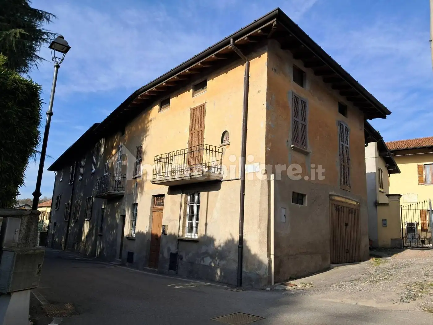 Casa indipendente in vendita a Daverio