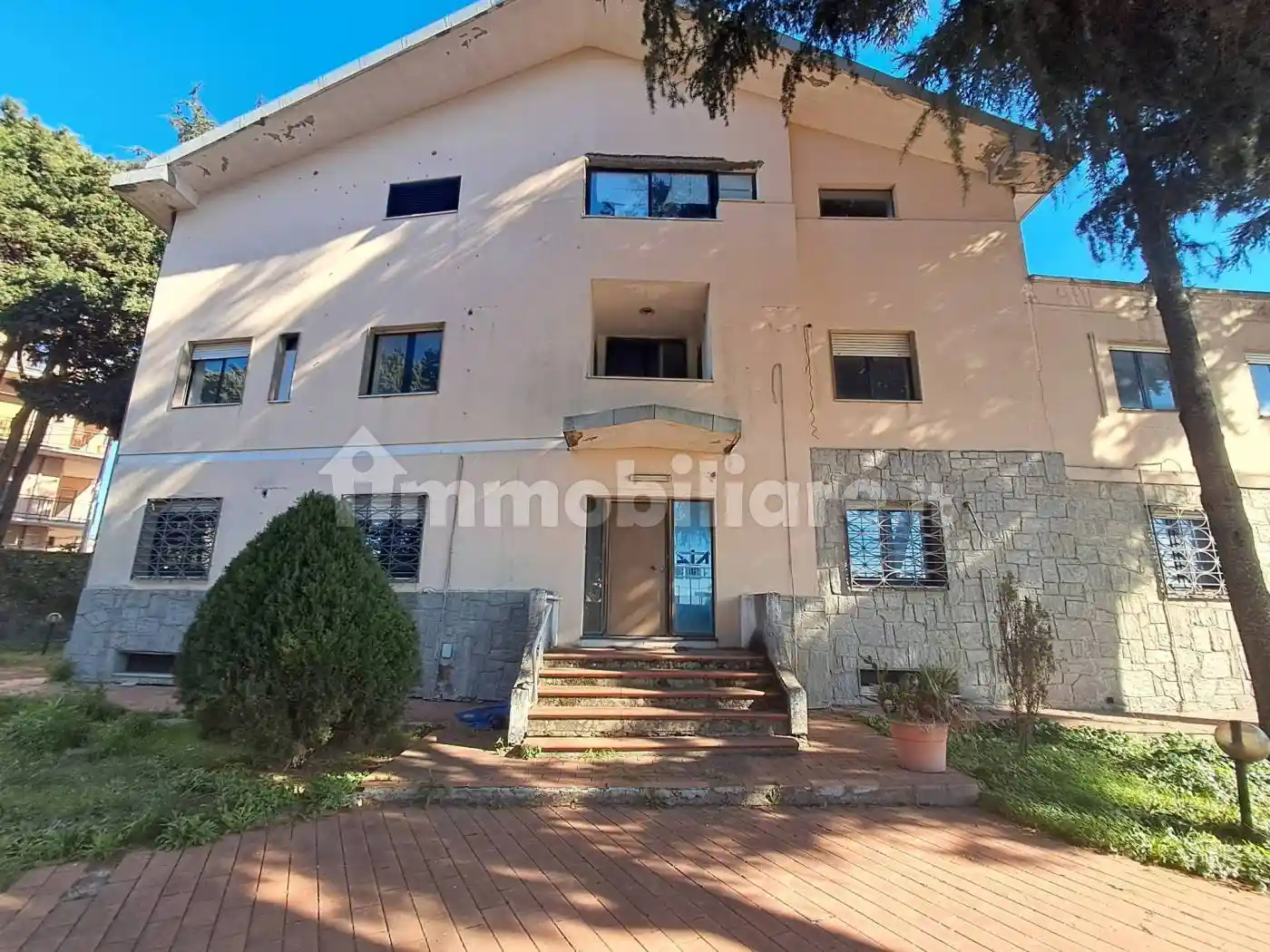 Palazzo - Edificio in Affitto - foto 2