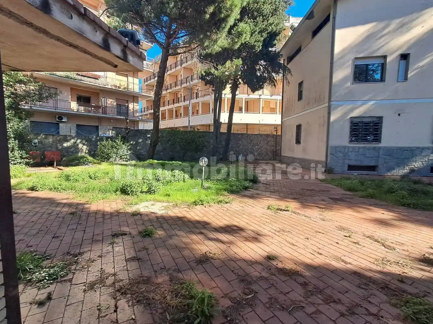 Palazzo - Edificio in Affitto - foto 4