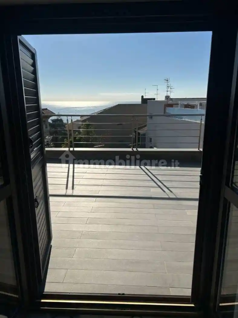 Appartamento in vendita a Aci Castello