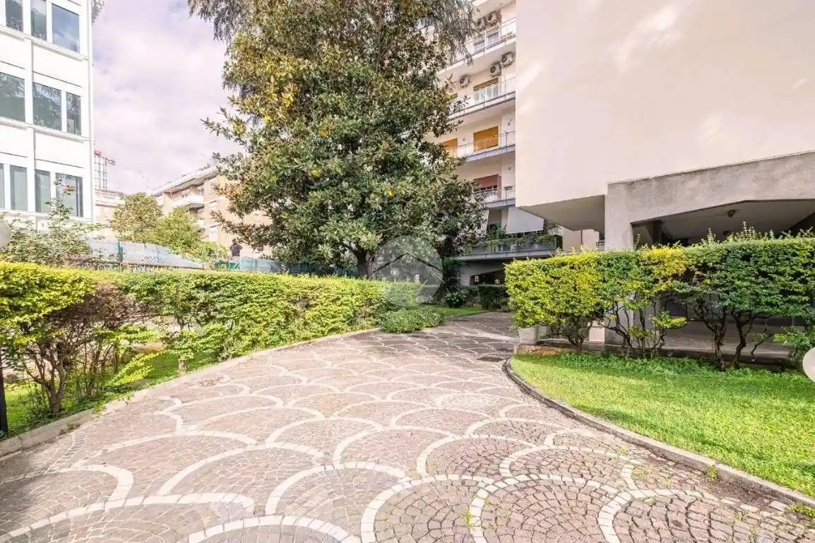 Bilocale buono stato, quarto piano, Eur, Roma - foto 3