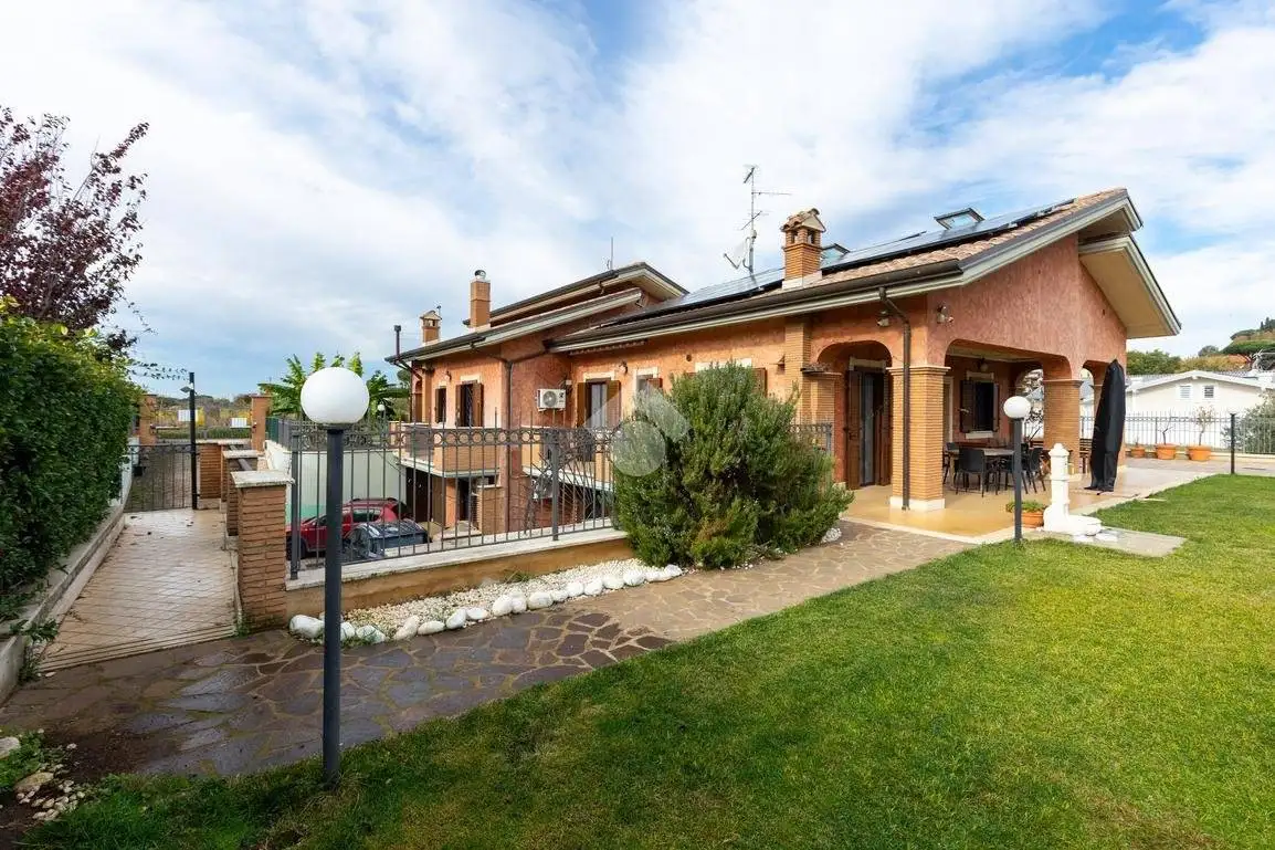 Villa bifamiliare via Valle della Chiesa 15, Centro, Colonna - foto 3