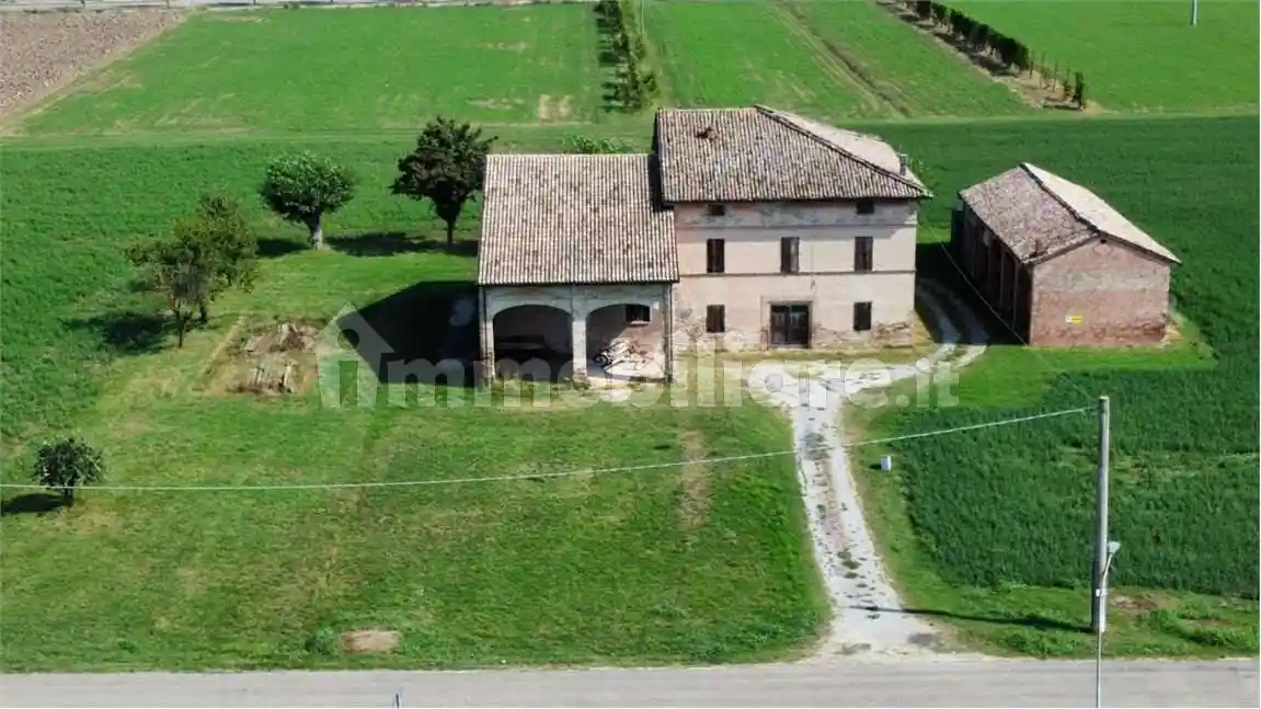 Casa indipendente in vendita a Fidenza
