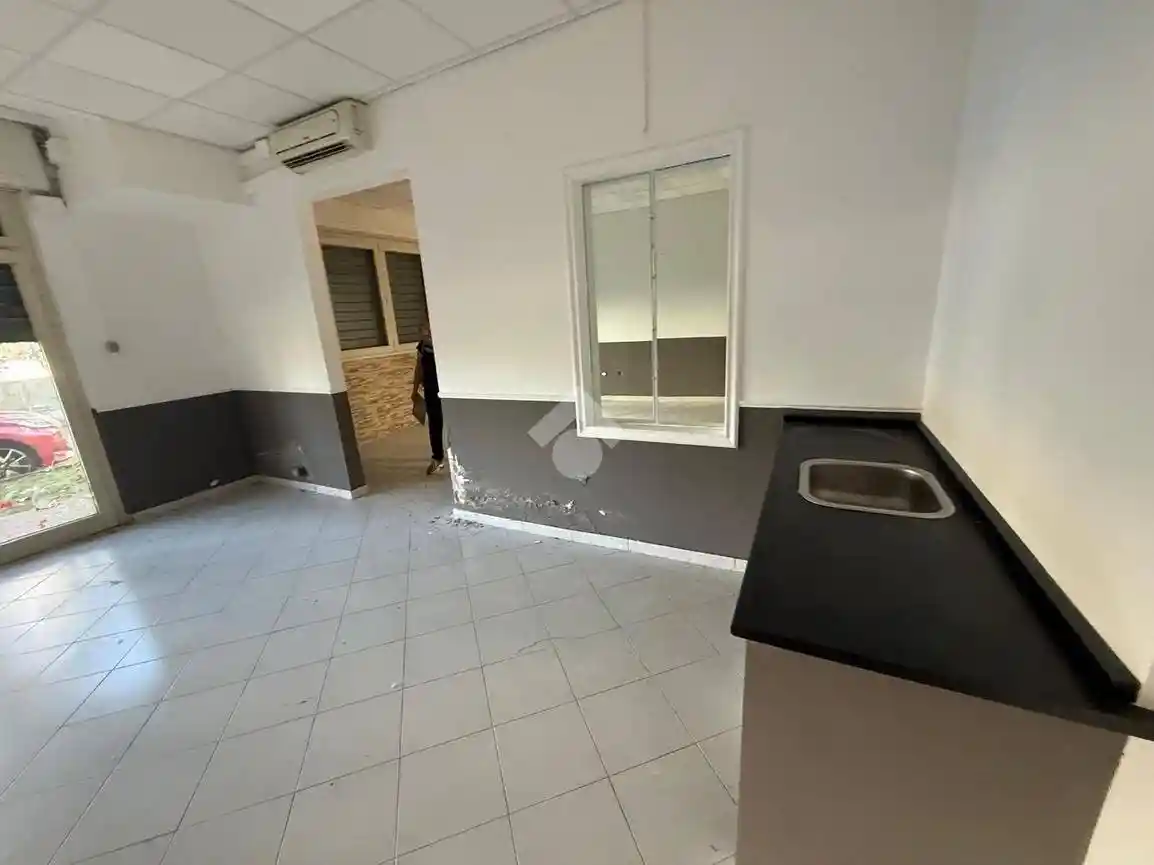 Monolocale negozio via di dragoncello 591, Acilia, Roma - foto 2