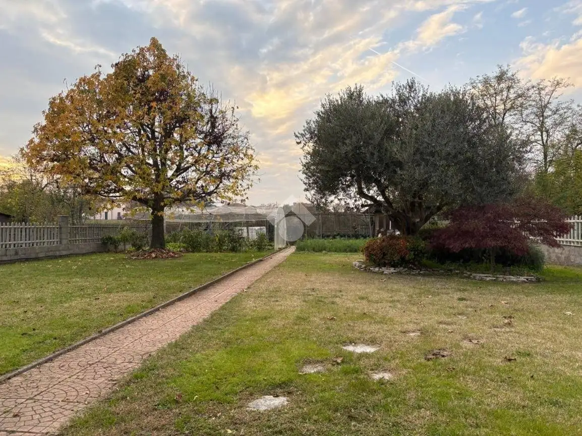 Casa indipendente in vendita a Ferrara