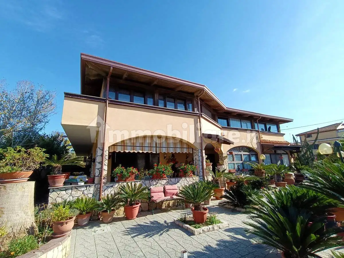 Villa in vendita a Castel Volturno