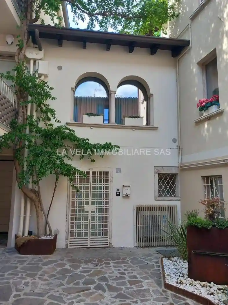 Appartamento in vendita a Desenzano del Garda