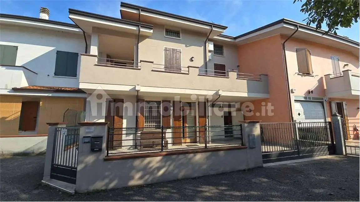 Villa in vendita a Goito