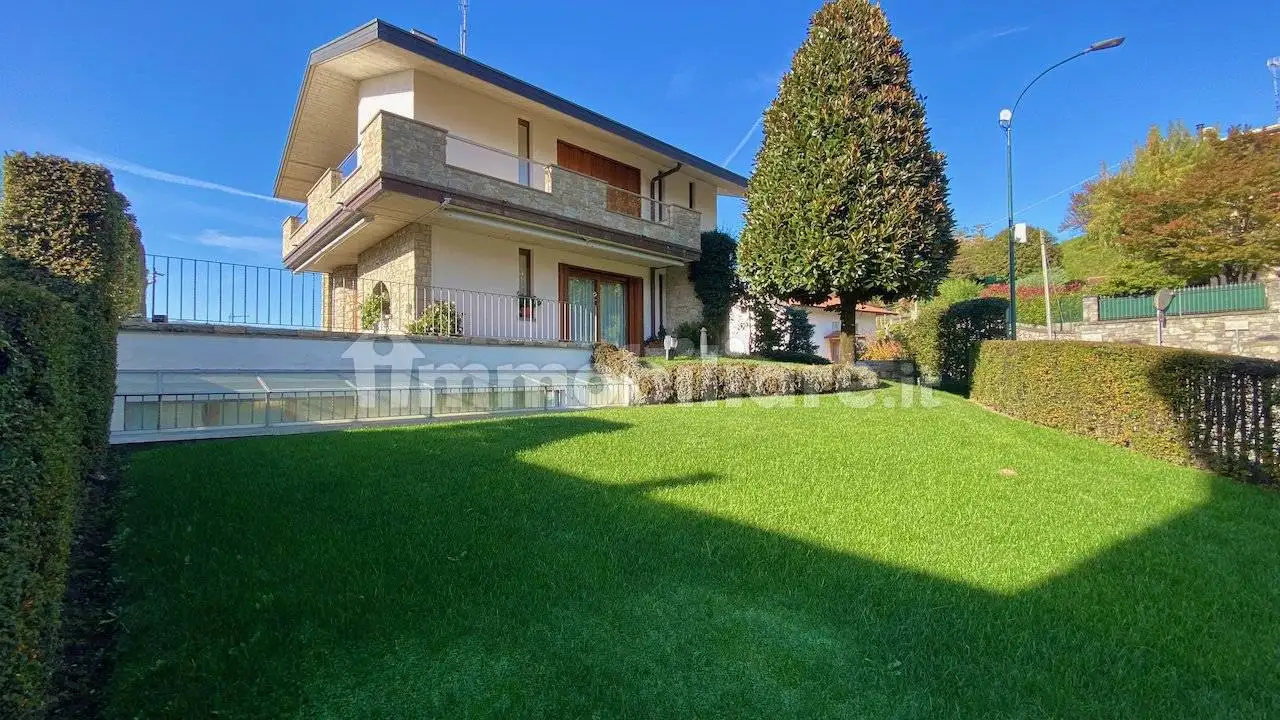 Villa unifamiliare via Santa Caterina Da Siena, 1, Centro, Cisano Bergamasco - foto 2