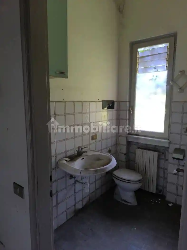 Quadrilocale via Giuseppe Garibaldi 5, Centro, Carnago - foto 5