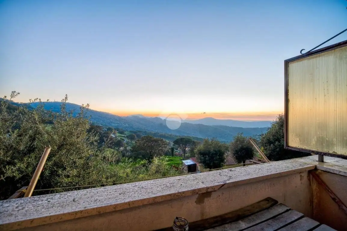 Appartamento in vendita a Allumiere