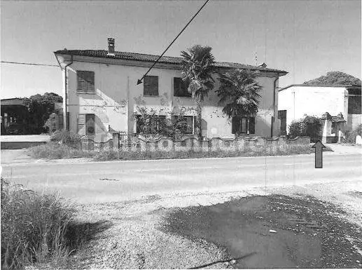 Casa indipendente in asta a Sesto ed Uniti