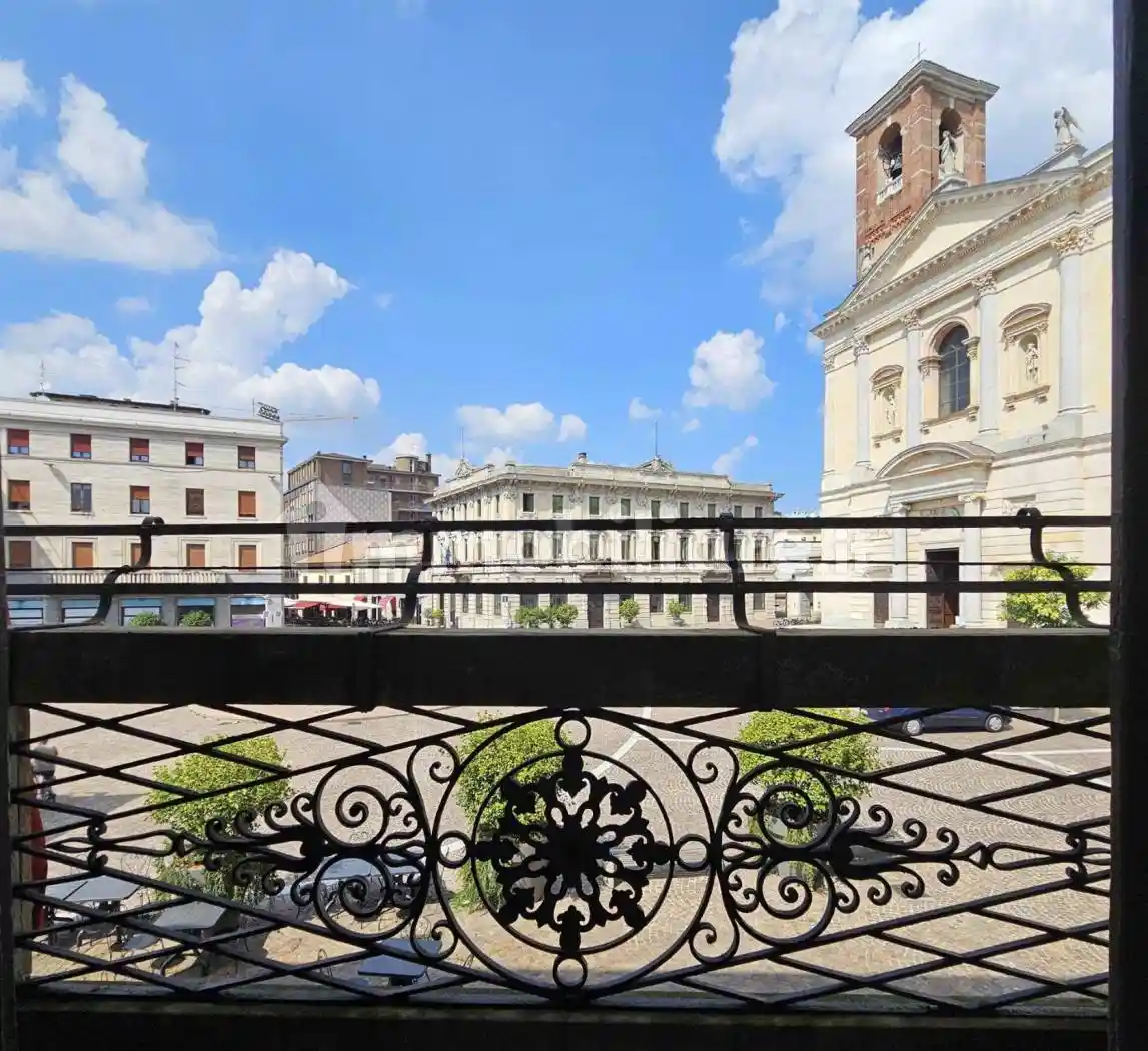 Palazzo - Edificio in Vendita - foto 2