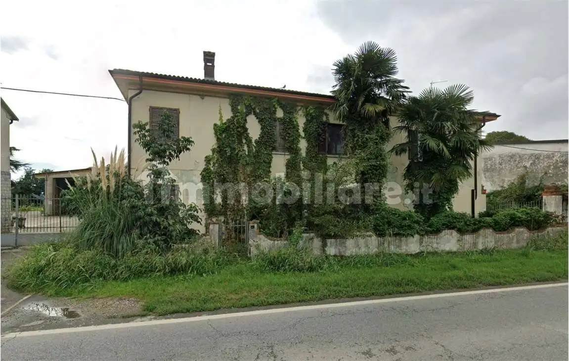 Rustico - Casale in asta a Sesto ed Uniti