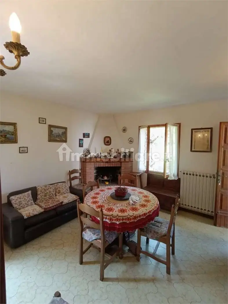 Casa indipendente in vendita a Montefiorino