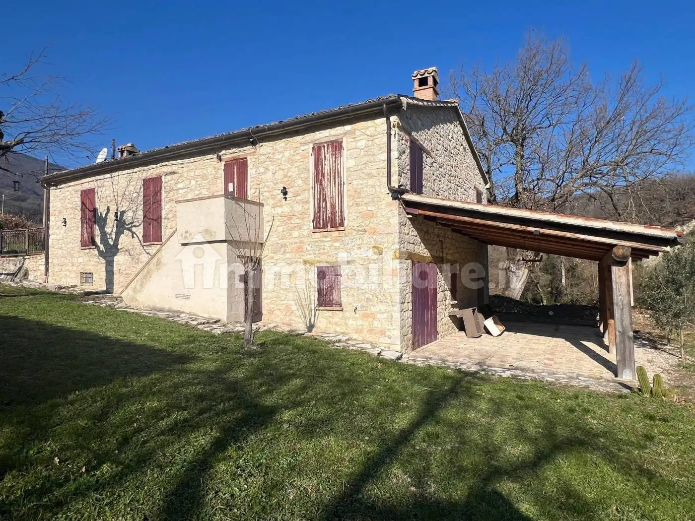 Rustico - Casale in vendita a Fossombrone