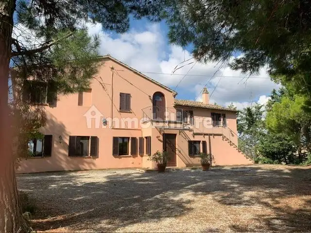 Rustico - Casale in vendita a Castelleone di Suasa