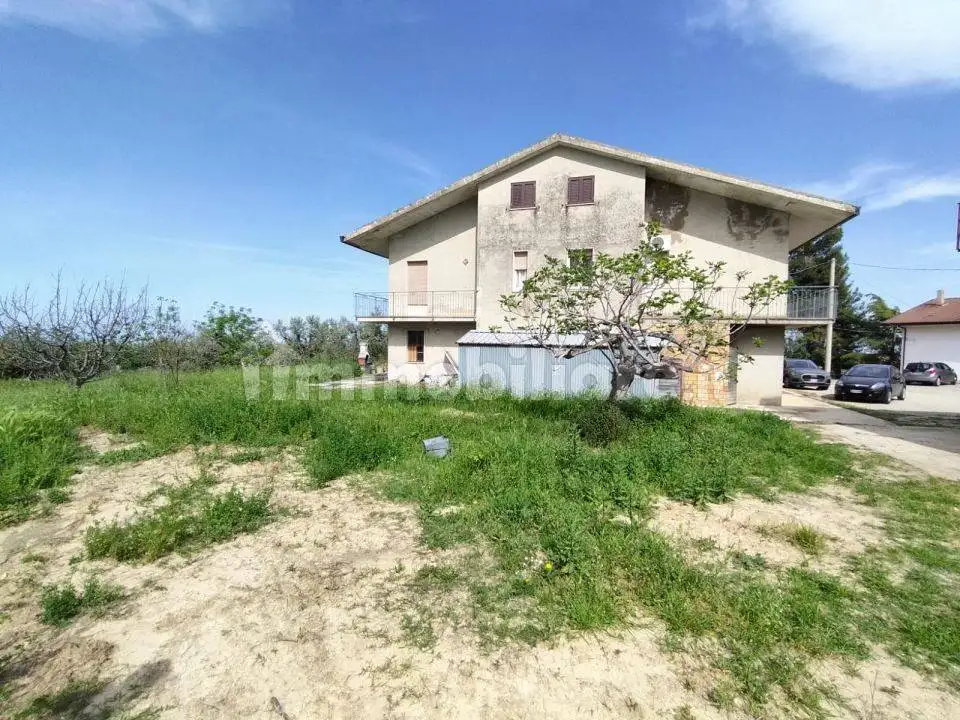 Rustico - Casale in vendita a Giuliano Teatino