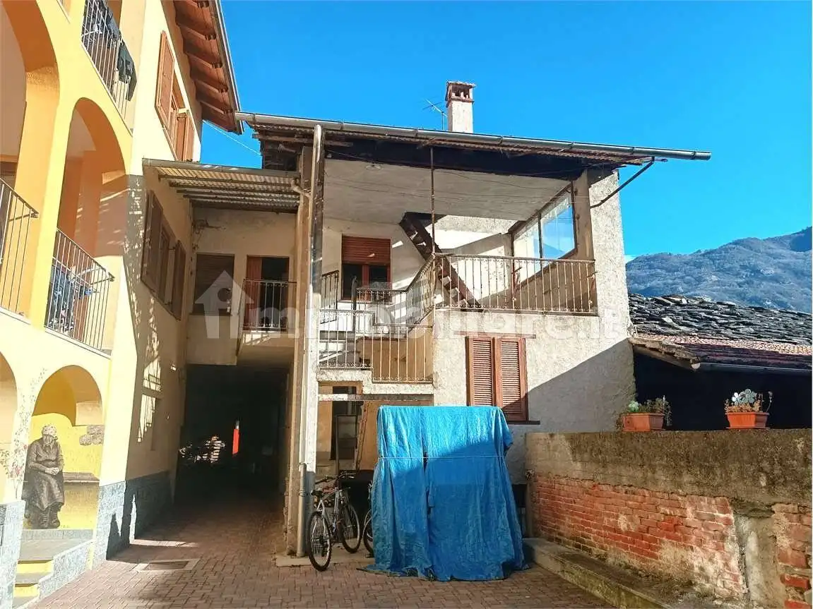 Casa indipendente in vendita a Quincinetto