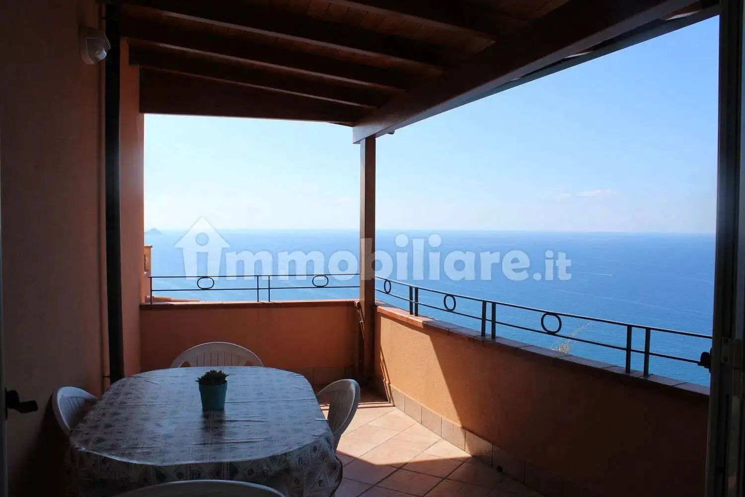 Appartamento in affitto a Piraino