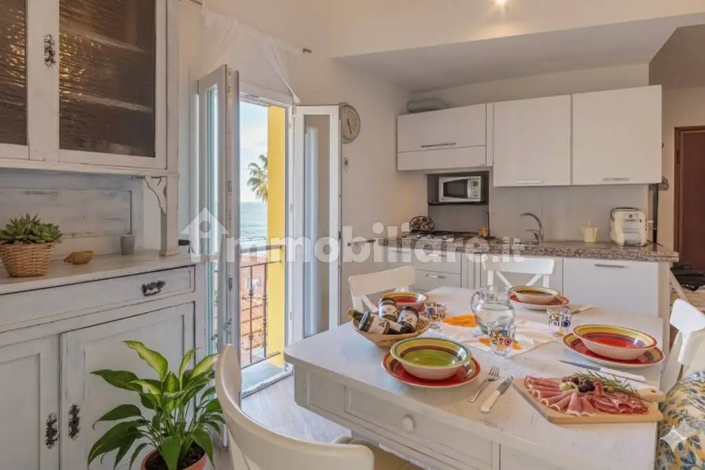 Quadrilocale via Bartolomeo Bossi, 23, Porto Maurizio, Imperia - foto 2