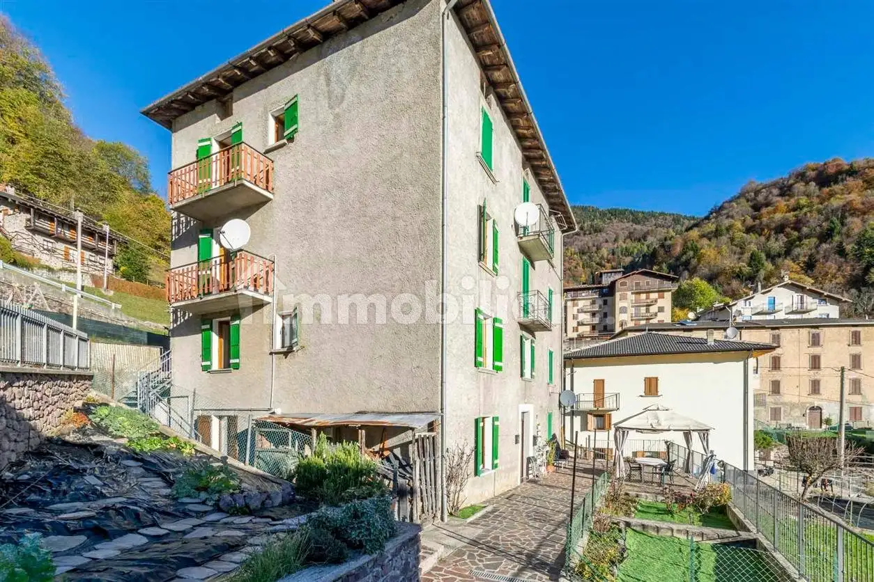 Casa indipendente in vendita a Cusio