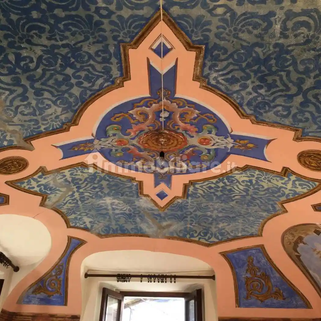 Palazzo - Edificio in vendita a Alta Val Tidone