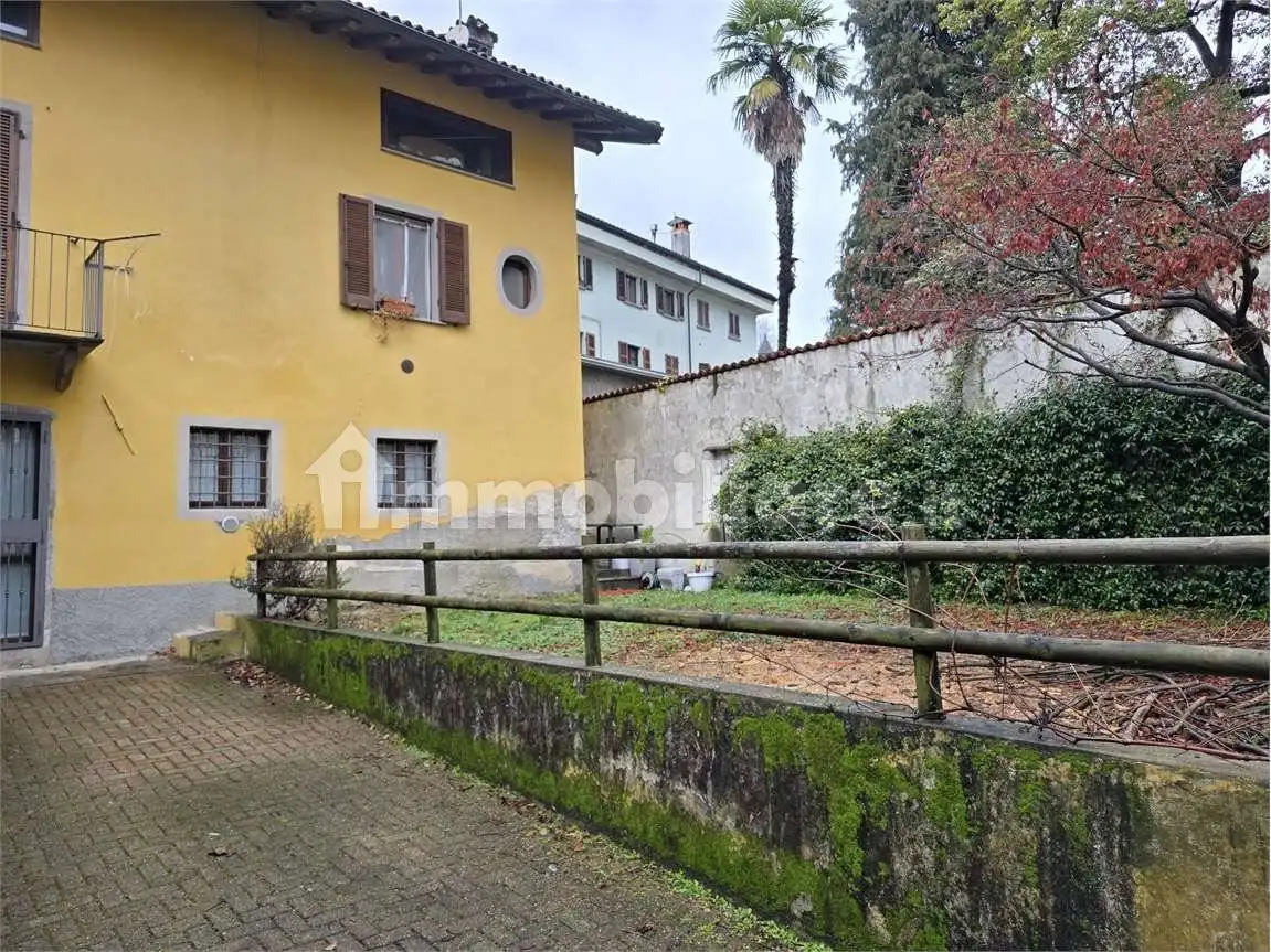 Casa indipendente in vendita a Verbania