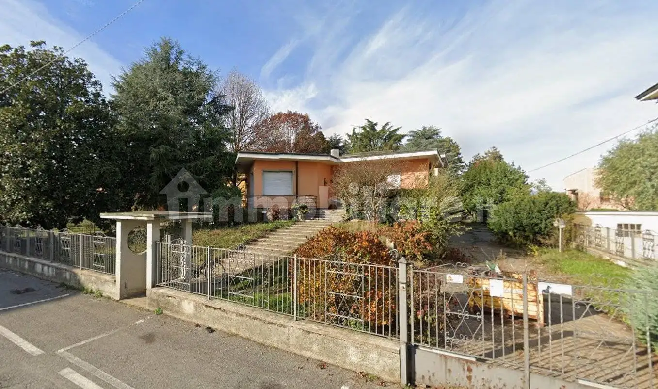Villa in asta a Arcene