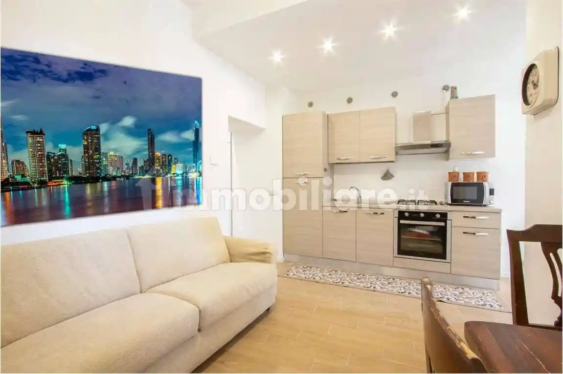 Appartamento in vendita a Caronno Pertusella