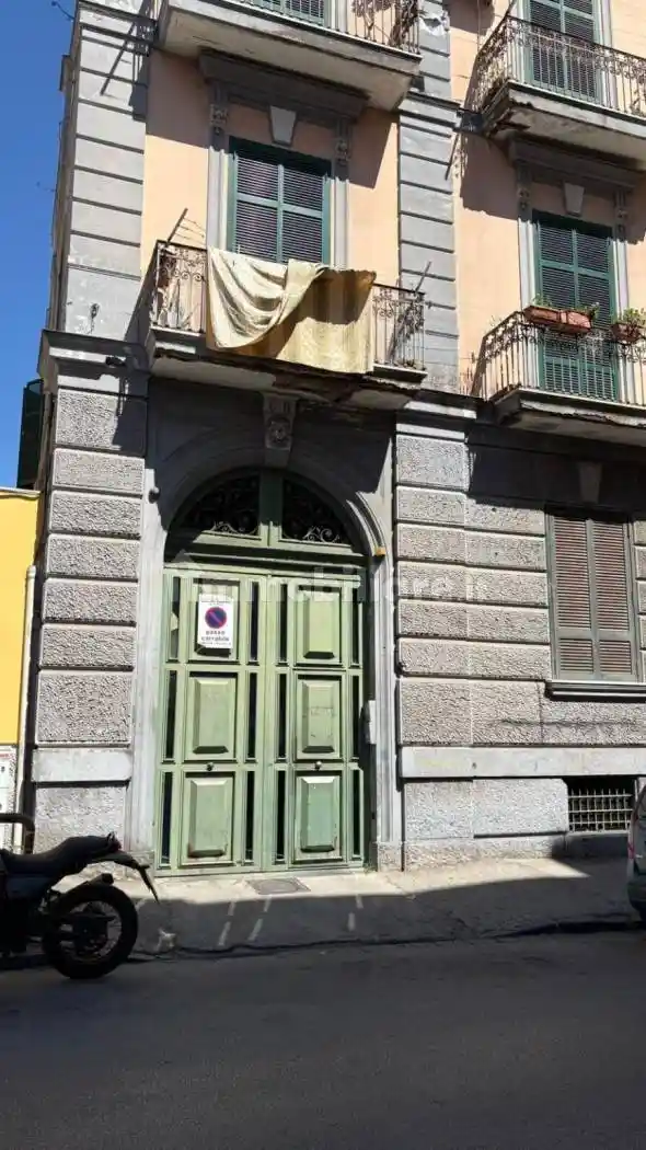 Appartamento in vendita a Napoli