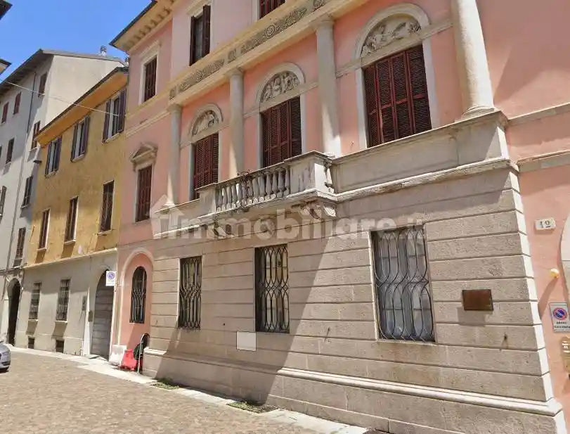 Appartamento in vendita a Piacenza