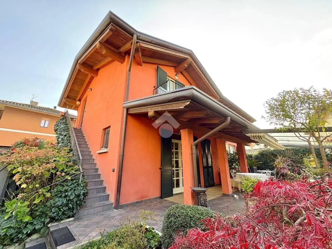 Villa in vendita a Albino