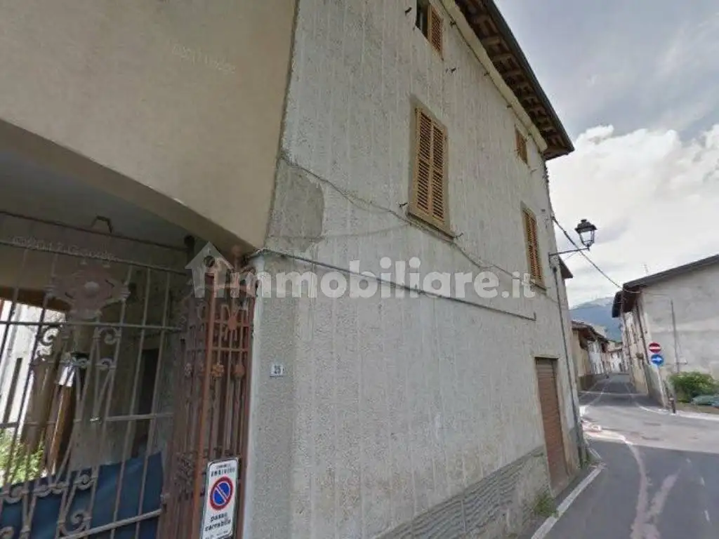 Appartamento in asta a Ambivere