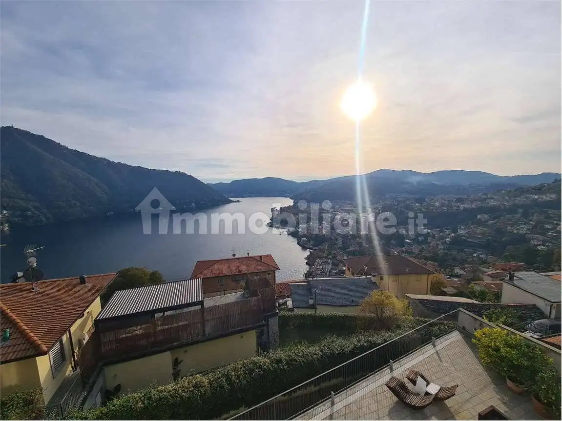 Appartamento in affitto a Cernobbio