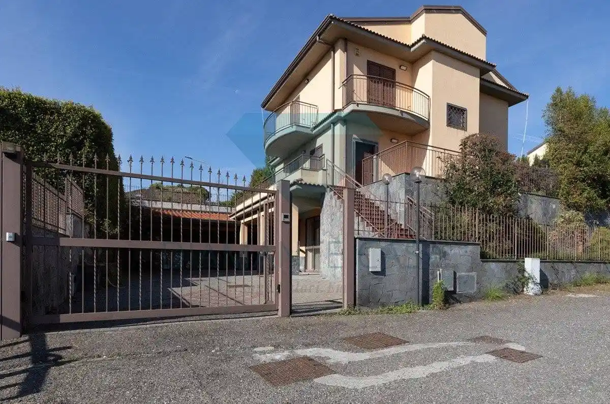 Villa in vendita a Aci Catena