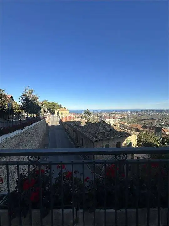 Casa indipendente in vendita a Città Sant'Angelo