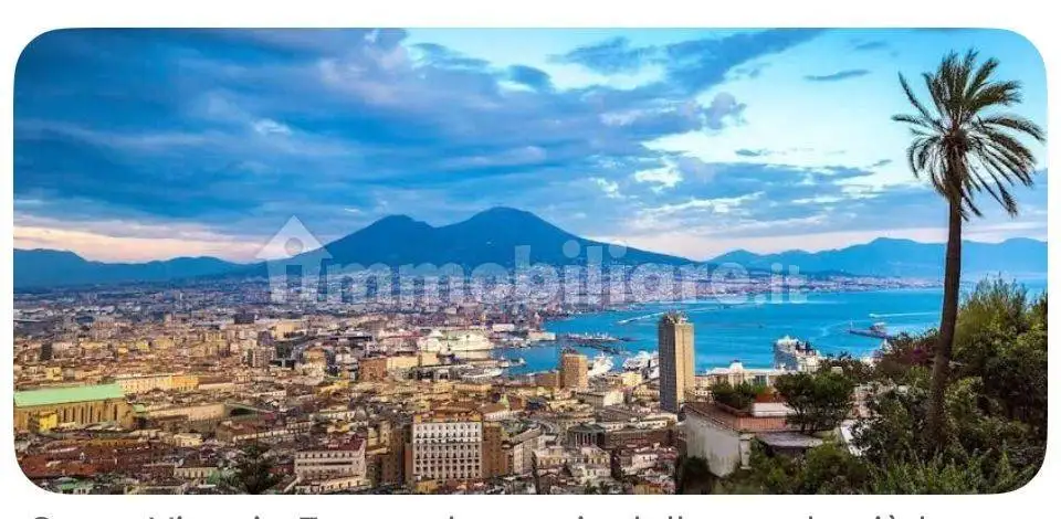 Appartamento in vendita a Napoli