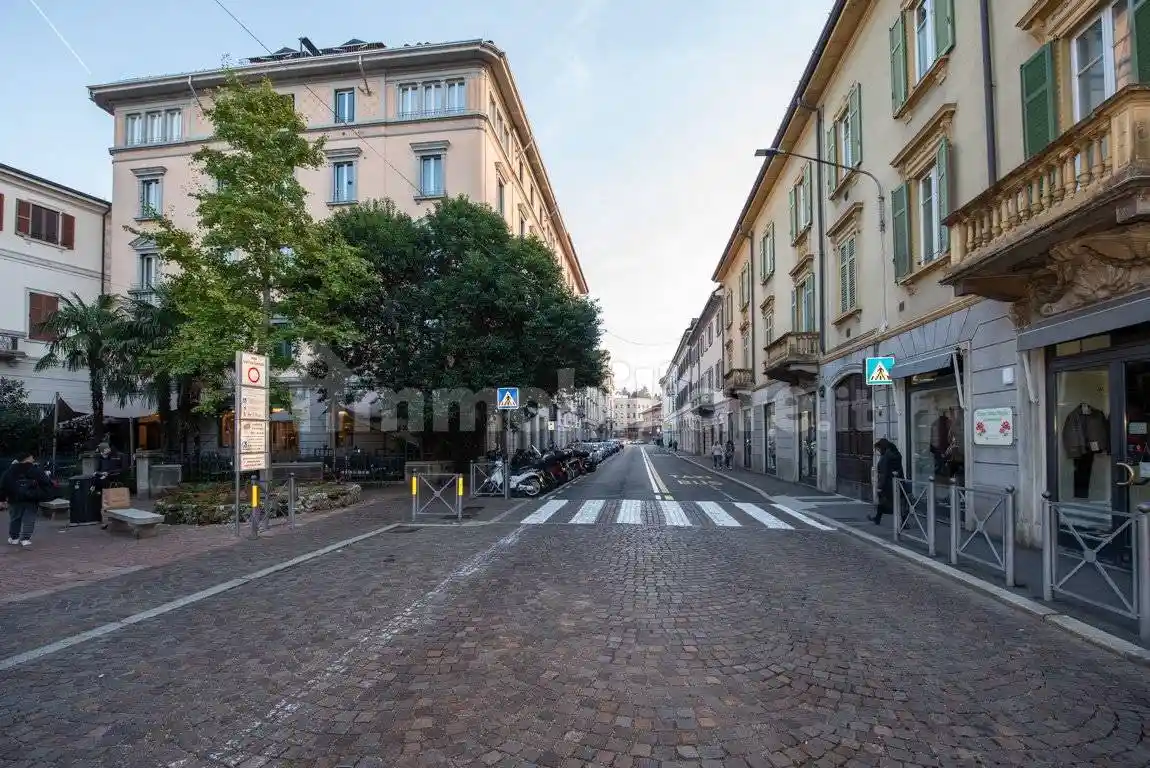 Appartamento in vendita a Varese