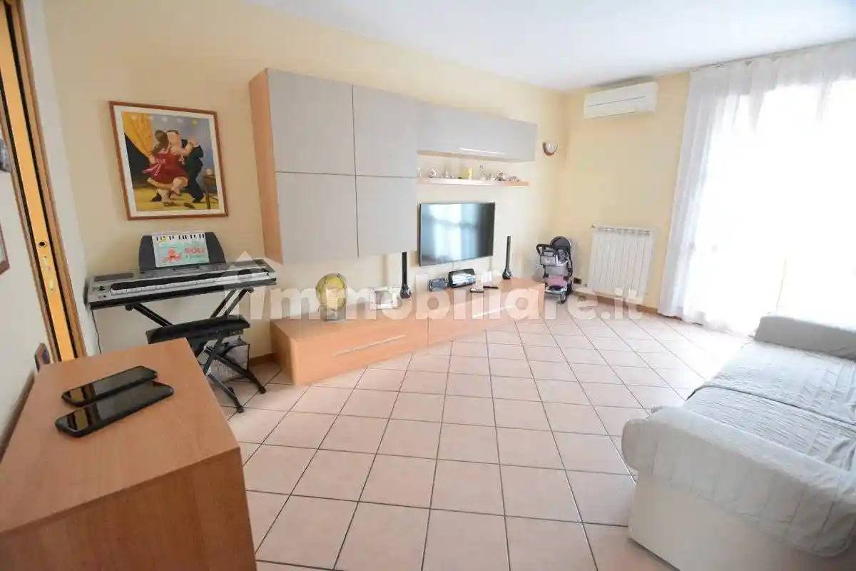 Trilocale via dei Mille 18, Cavenago di Brianza - foto 2