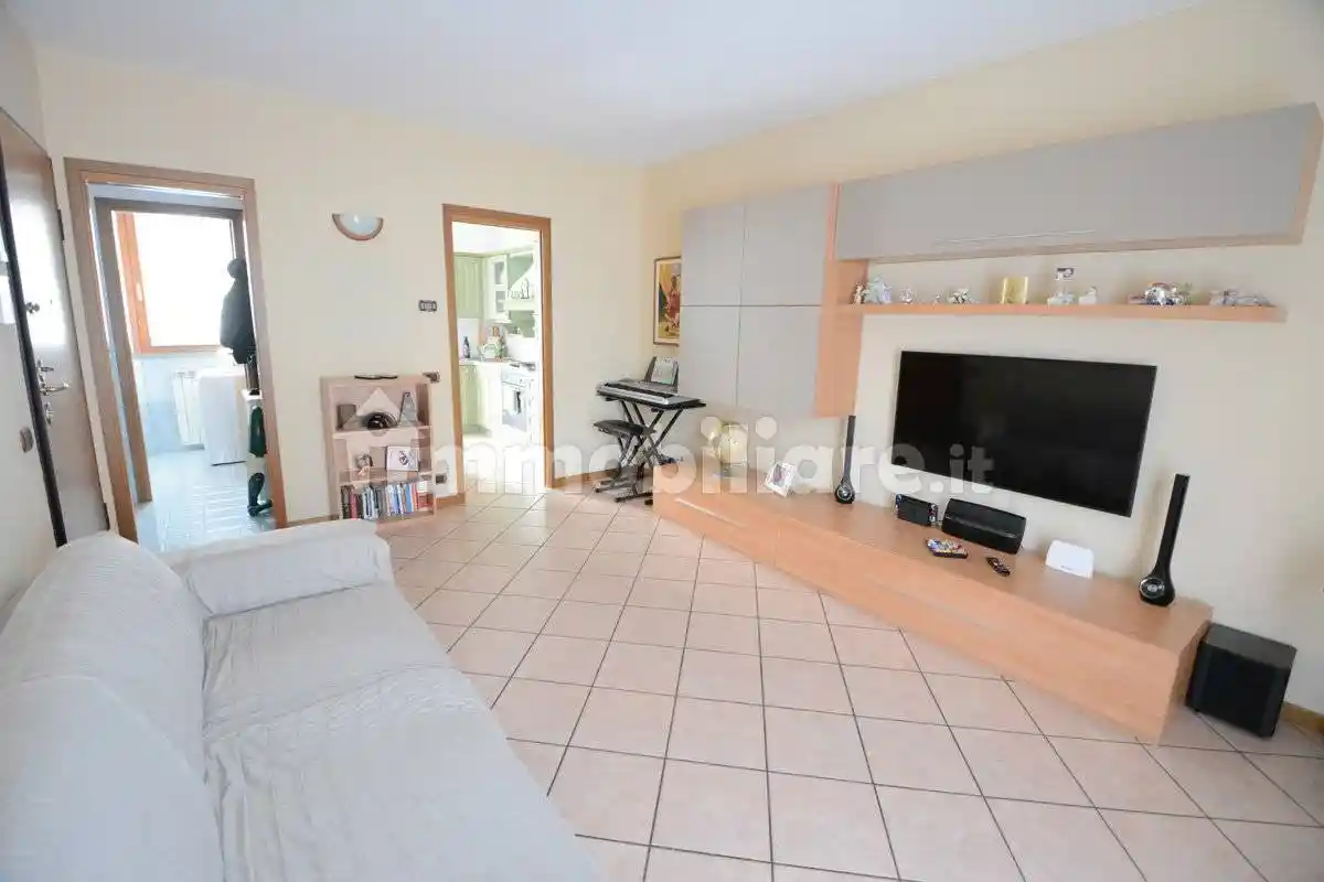 Trilocale via dei Mille 18, Cavenago di Brianza - foto 3