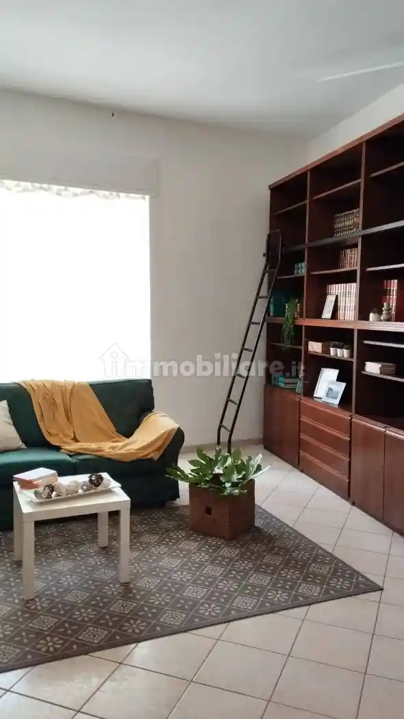 Trilocale via Giuseppe Garibaldi 5, Centro, Carnago - foto 5