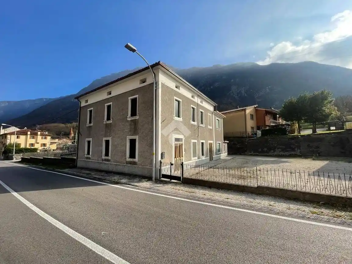 Casa indipendente in vendita a Vittorio Veneto