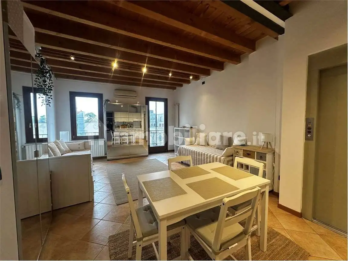 Appartamento in affitto a Verona
