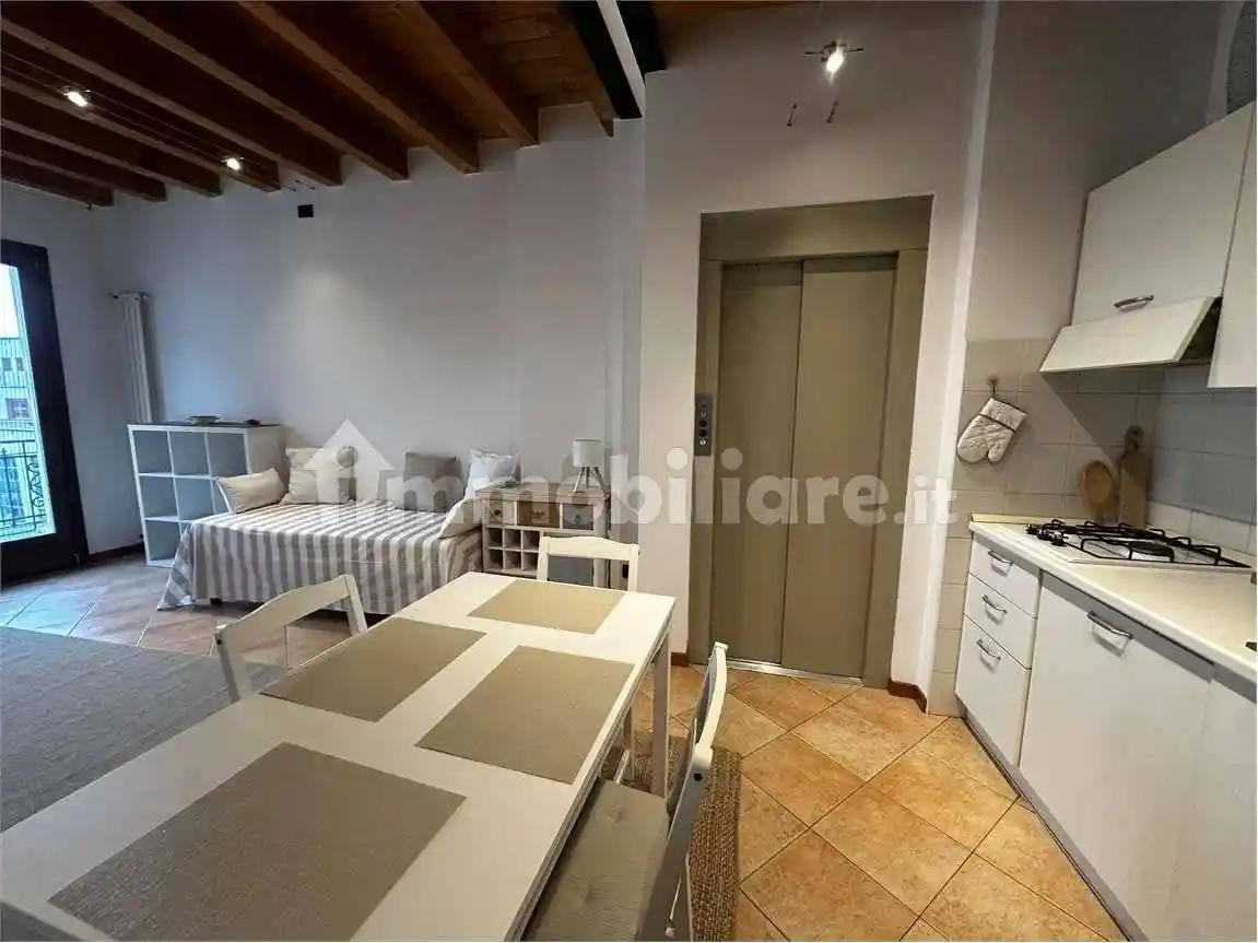 Monolocale vicolo Cieco Dietro San Francesco 4, Veronetta, Verona - foto 4