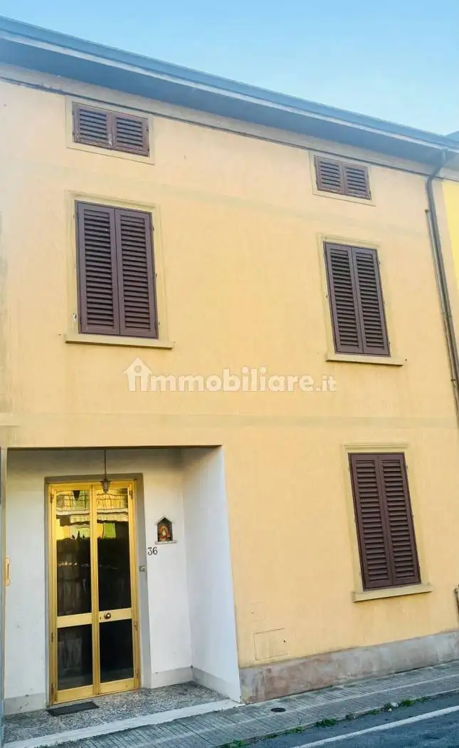 Casa indipendente in vendita a Prato