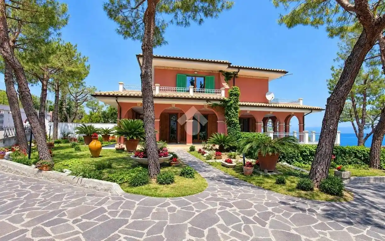 Villa in vendita a Roseto degli Abruzzi