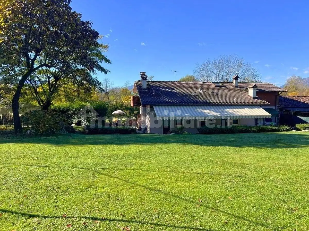 Villa in vendita a Sedico